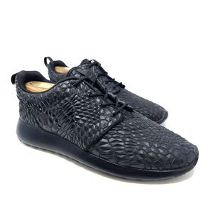 Nike Roshe One DMB Triple Black Diamondback Snakeskin Sneaker Sz 11 807460-001